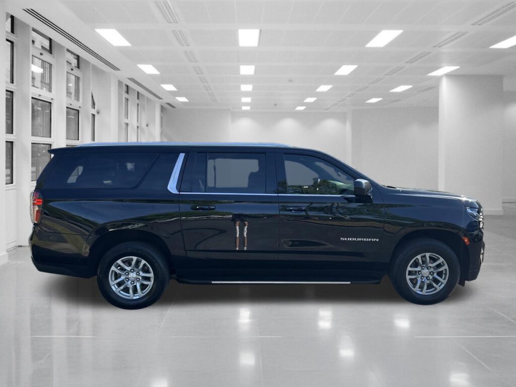 2023 Chevrolet Suburban LT