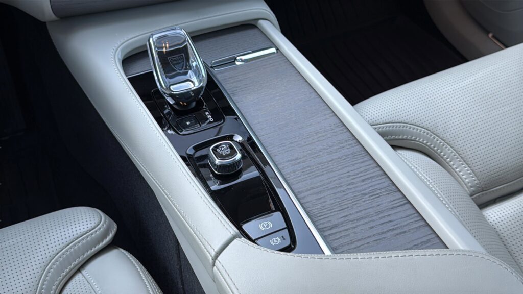 2025 Volvo XC90 Ultra