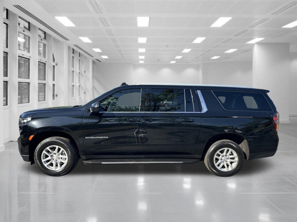 2023 Chevrolet Suburban LT