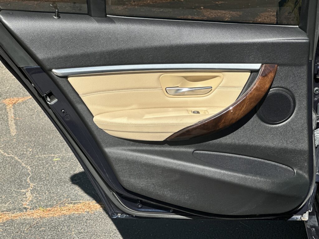 2017 BMW 3 Series 330i xDrive