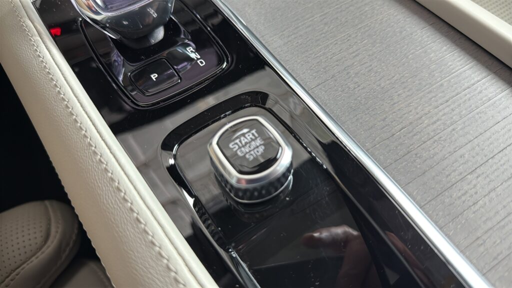 2025 Volvo V90 Cross Country Ultra