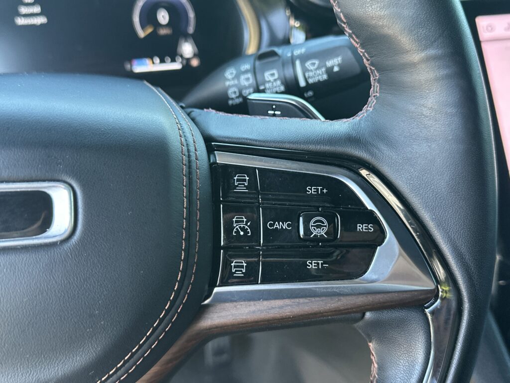 2022 Jeep Grand Cherokee Summit