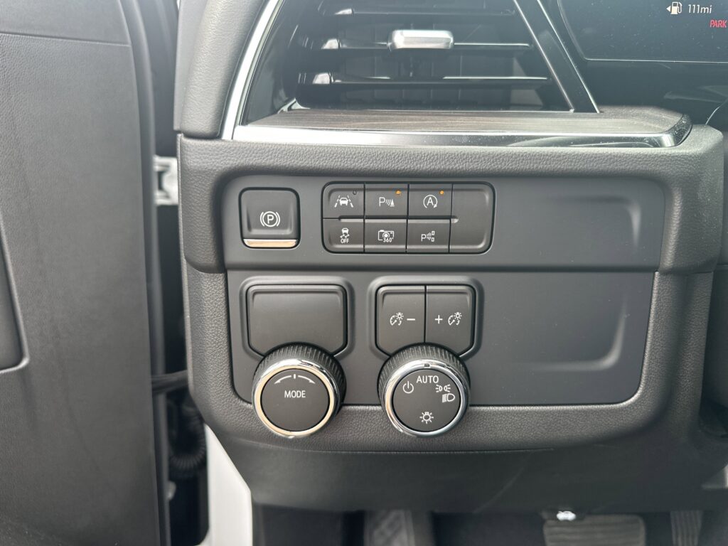 2025 Chevrolet Suburban LS