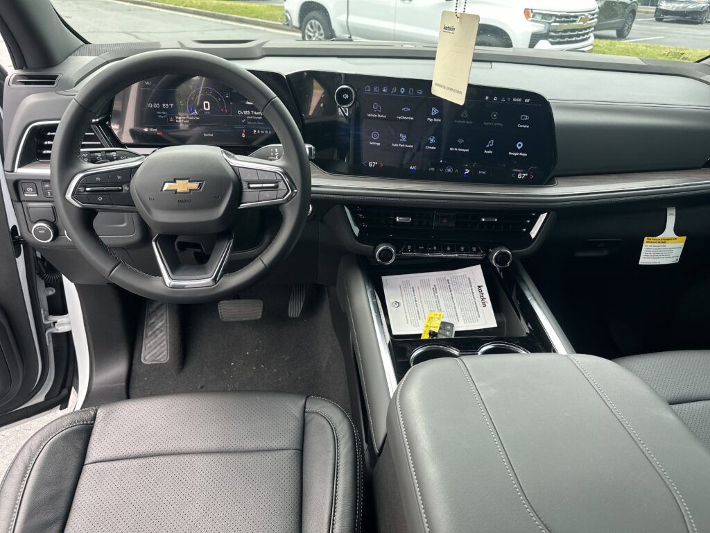 2025 Chevrolet Suburban LS
