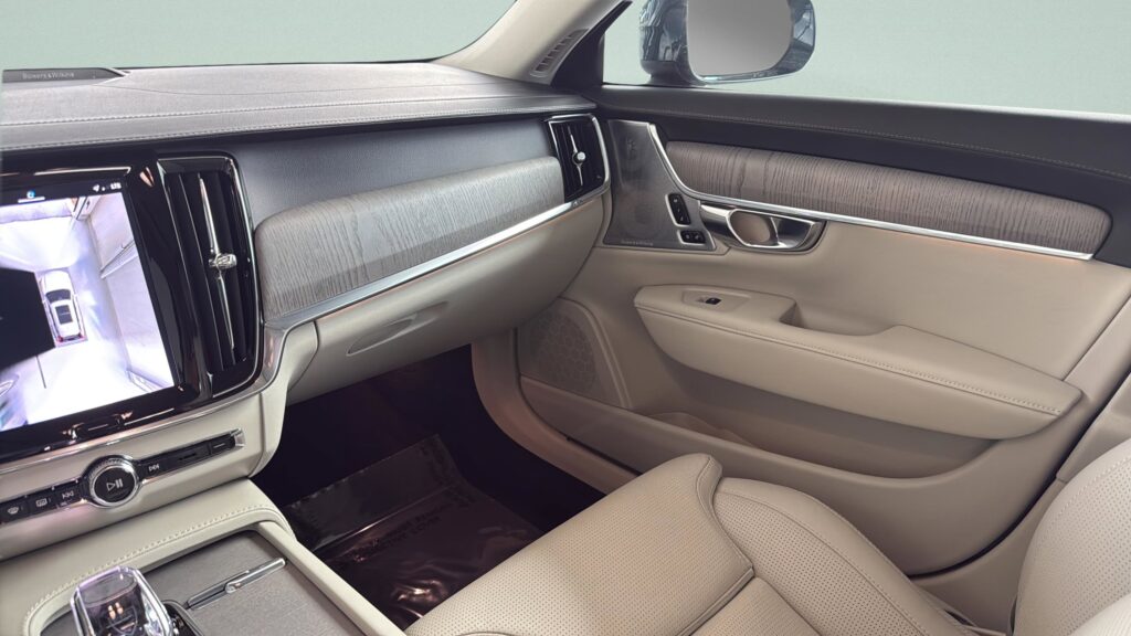 2025 Volvo V90 Cross Country Ultra