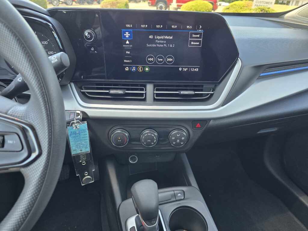 2025 Chevrolet Trax LS