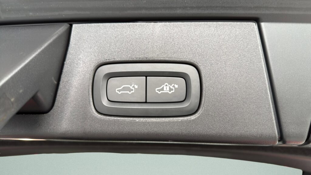 2025 Volvo V90 Cross Country Ultra