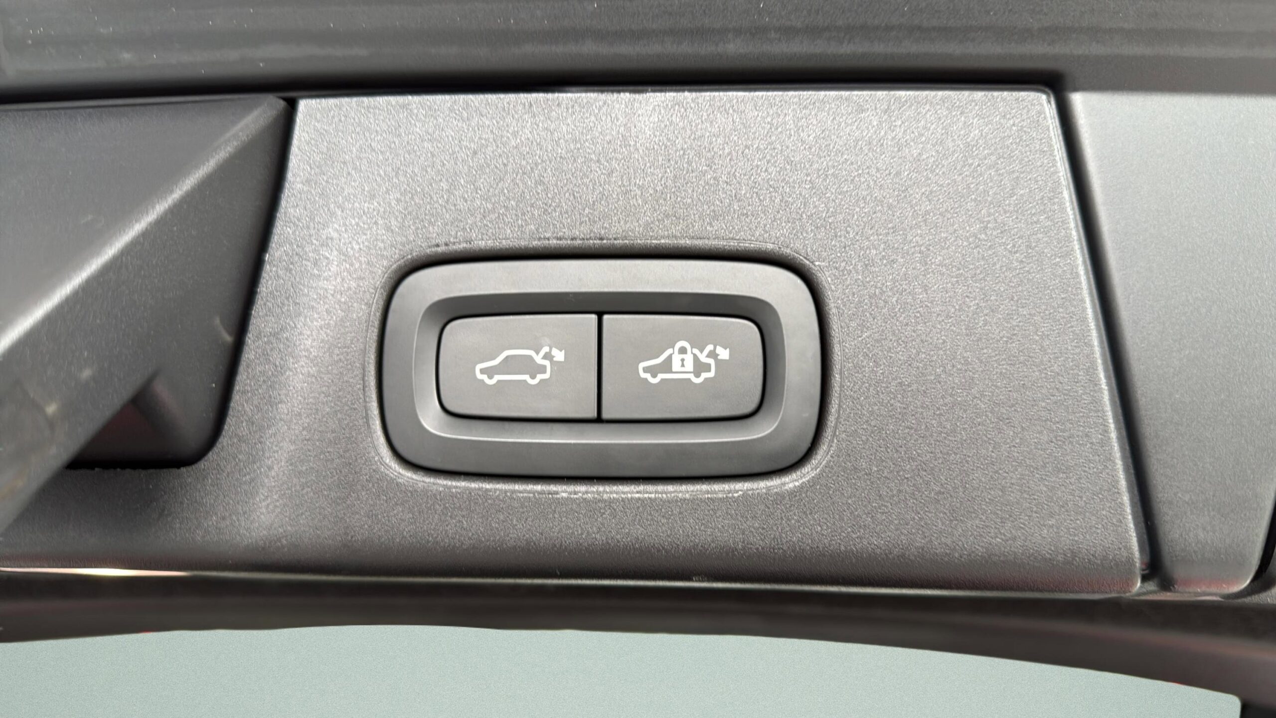 2025 Volvo V90 Cross Country Ultra