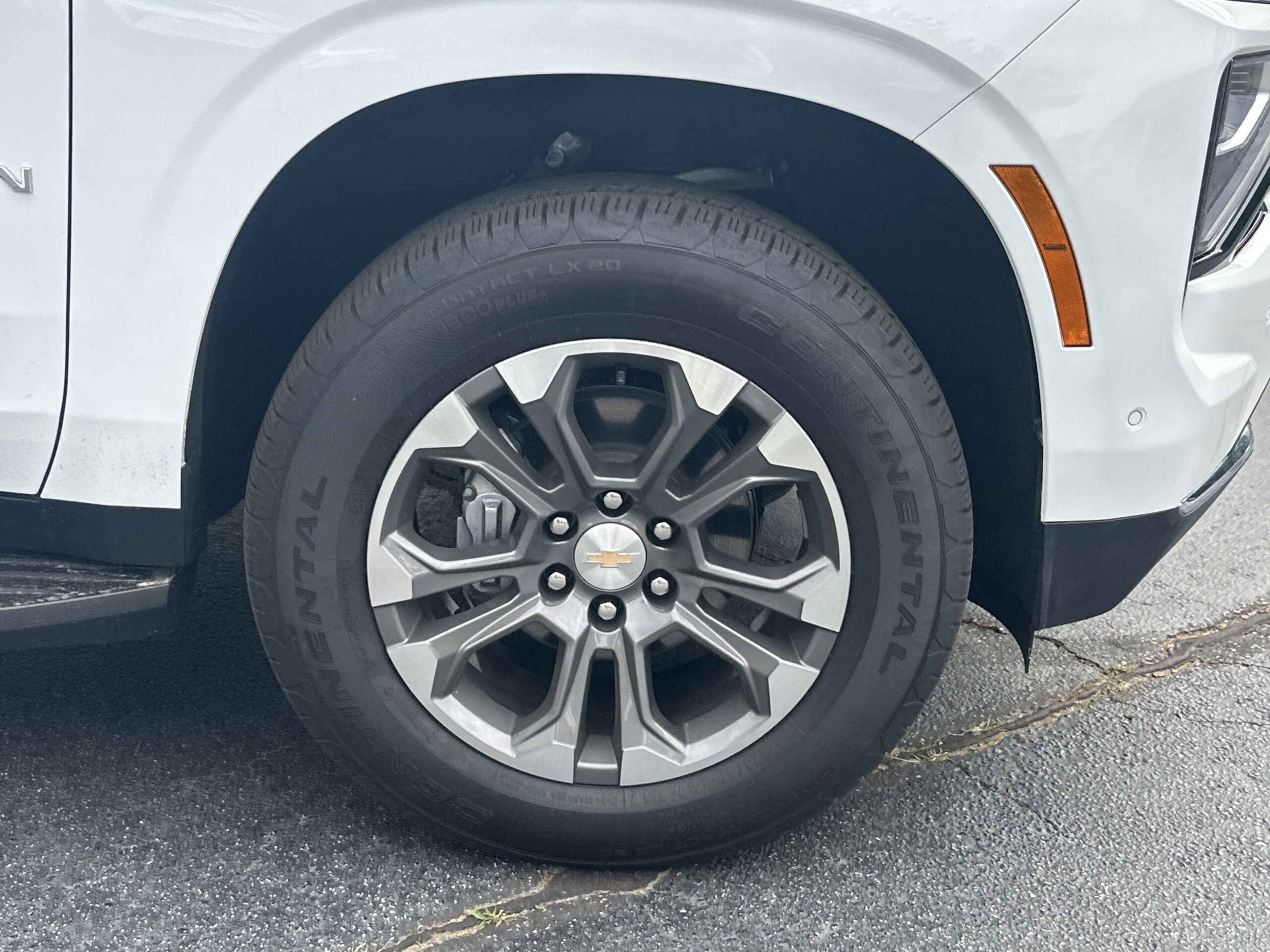2025 Chevrolet Suburban LS
