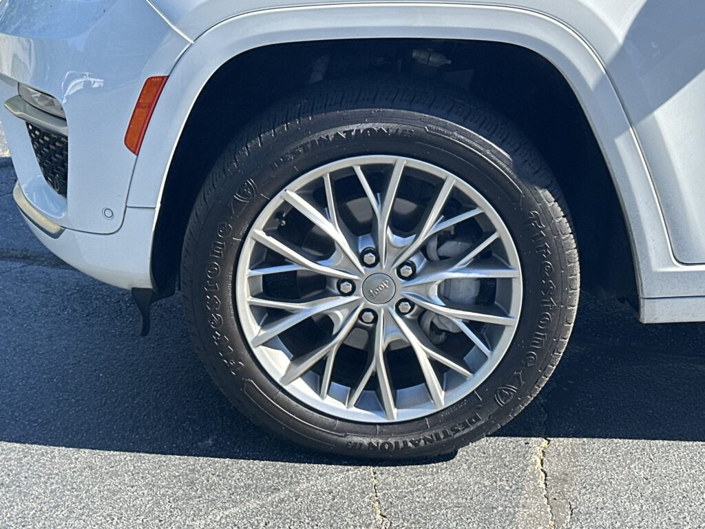 2022 Jeep Grand Cherokee Summit