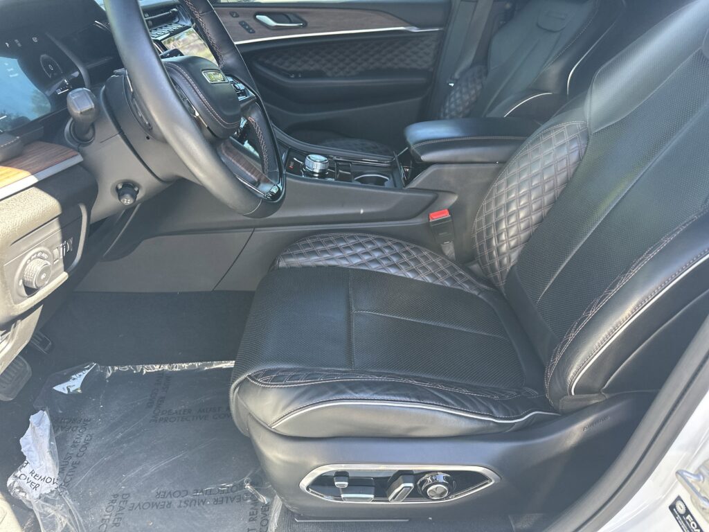 2022 Jeep Grand Cherokee Summit