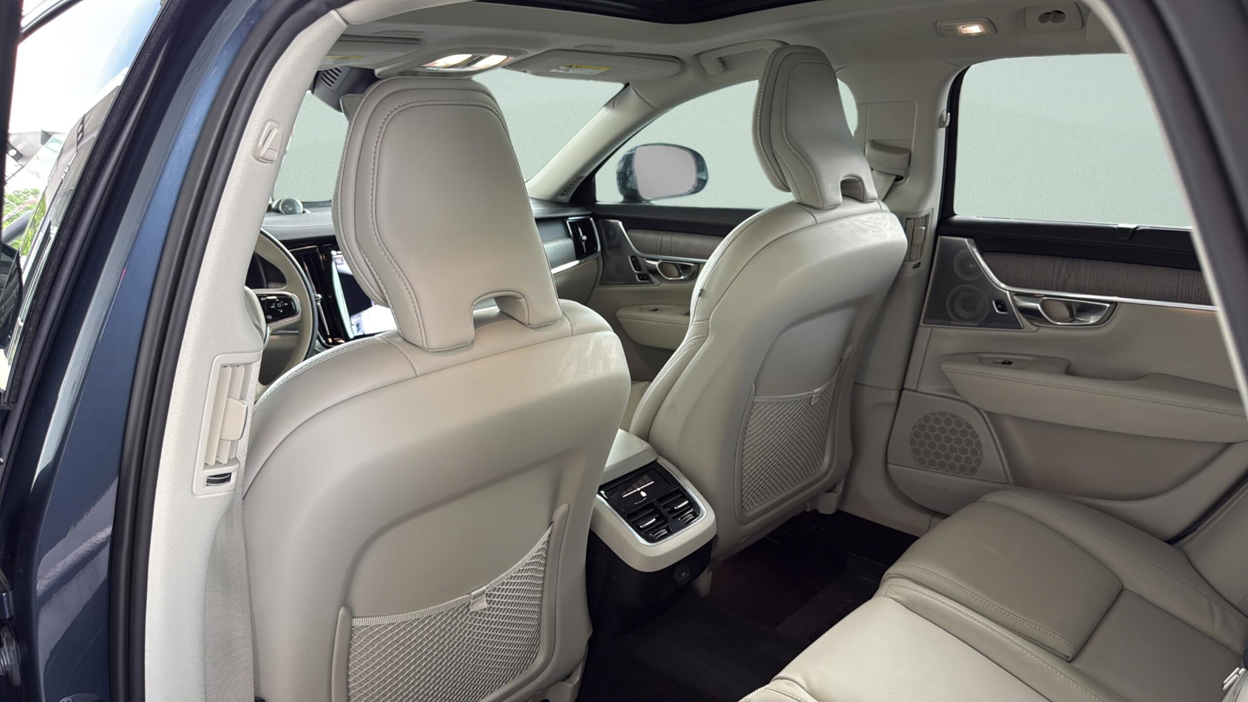 2025 Volvo V90 Cross Country Ultra
