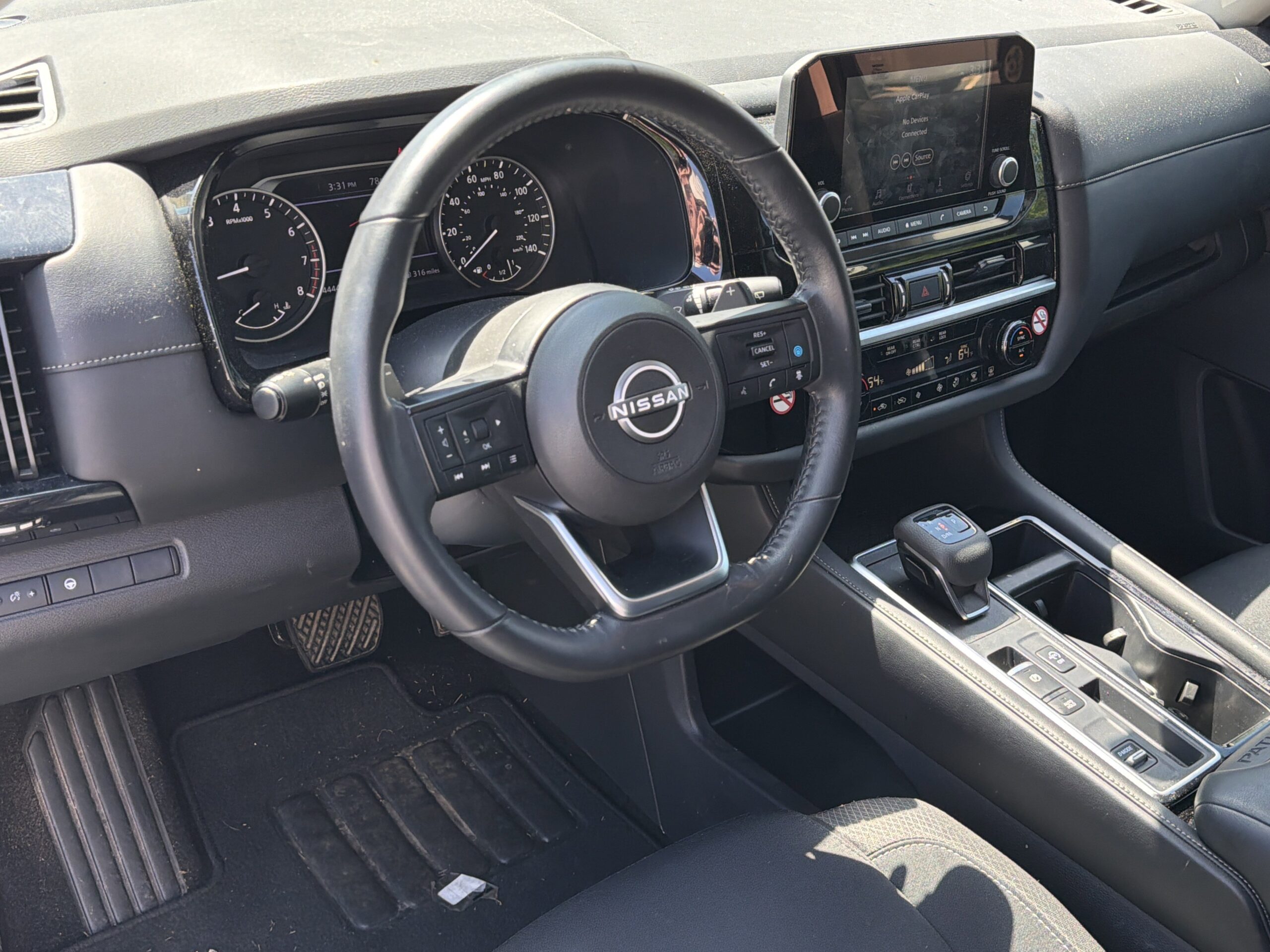 2024 Nissan Pathfinder SV