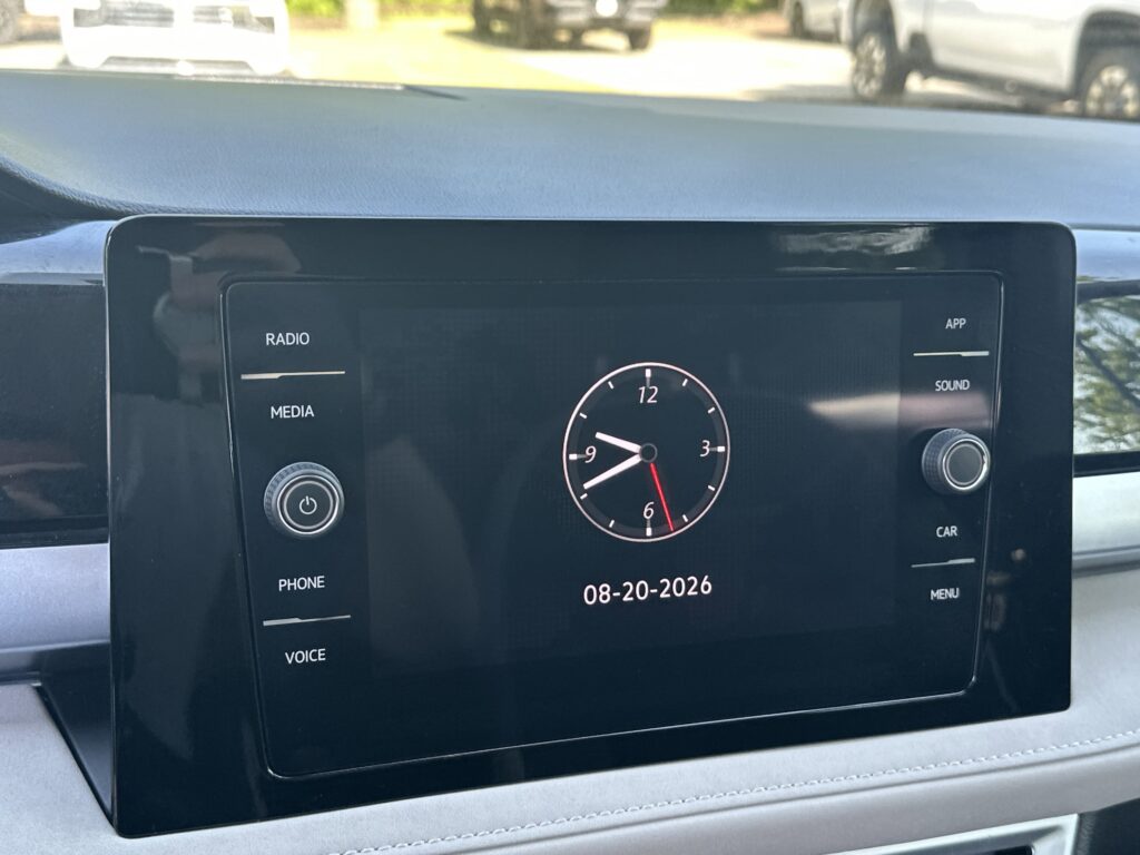 2025 Volkswagen Taos SE