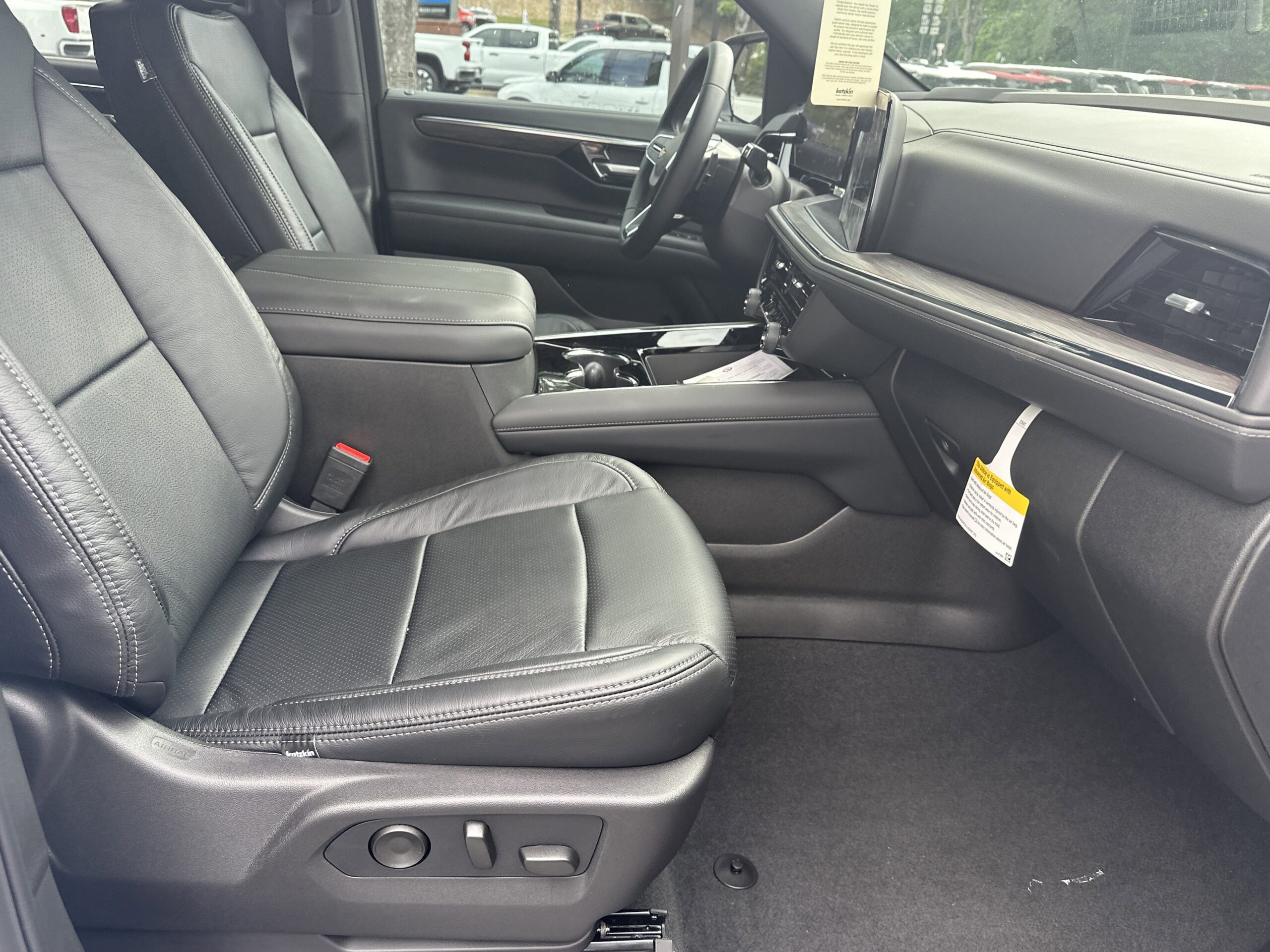 2025 Chevrolet Suburban LS