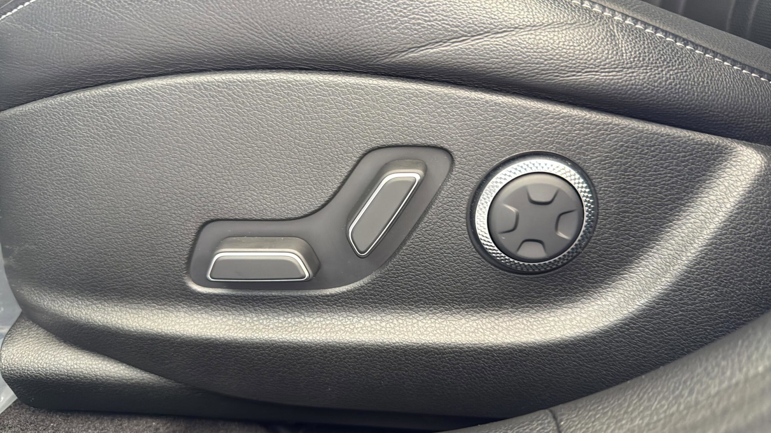 2023 Genesis G80 2.5T