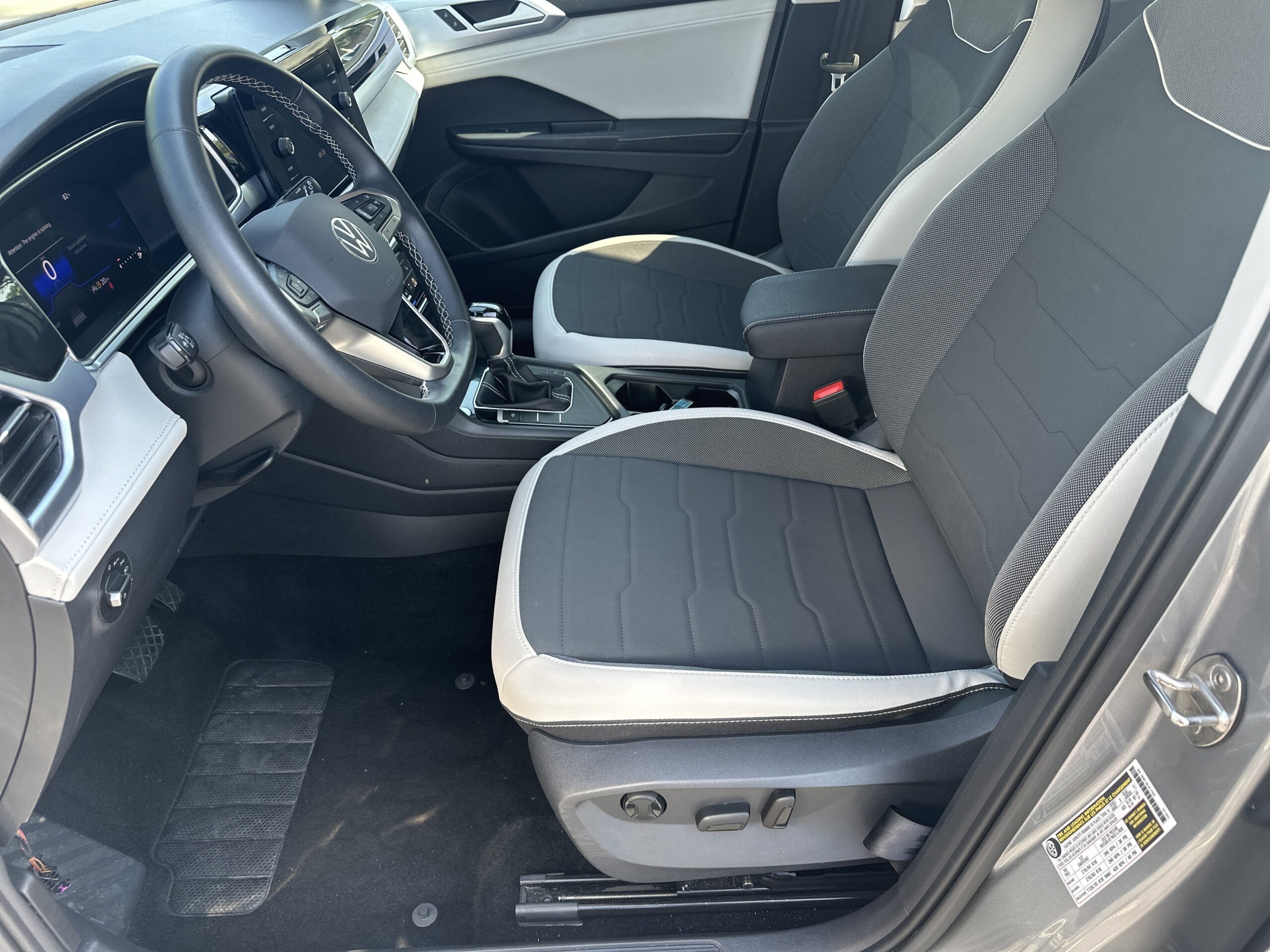 2025 Volkswagen Taos SE