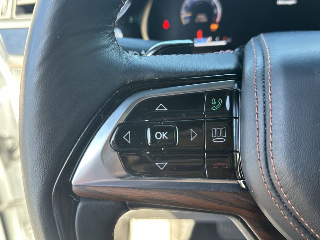 2022 Jeep Grand Cherokee Summit