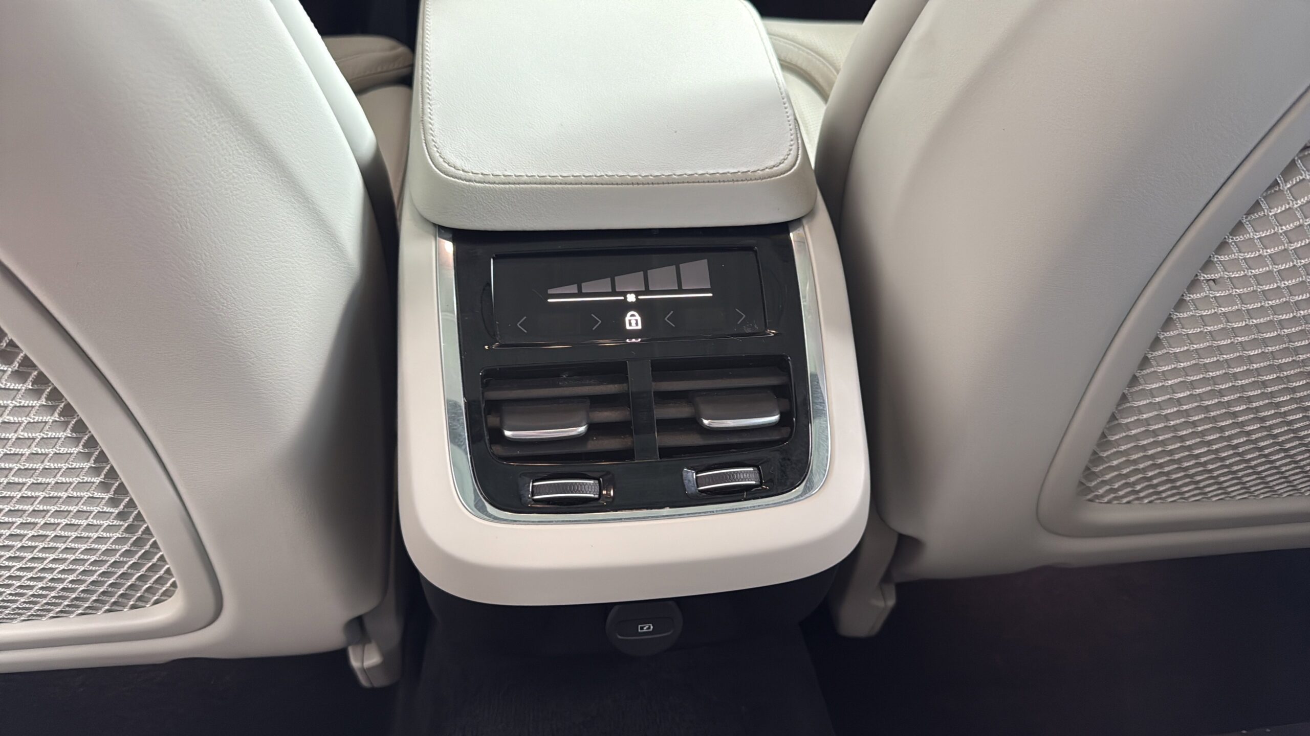 2025 Volvo V90 Cross Country Ultra
