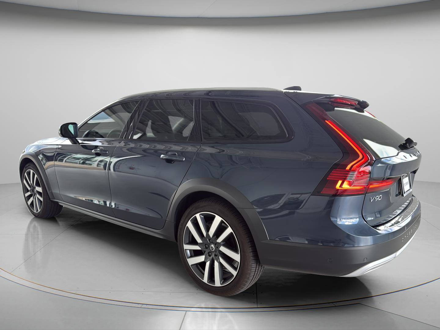 2025 Volvo V90 Cross Country Ultra