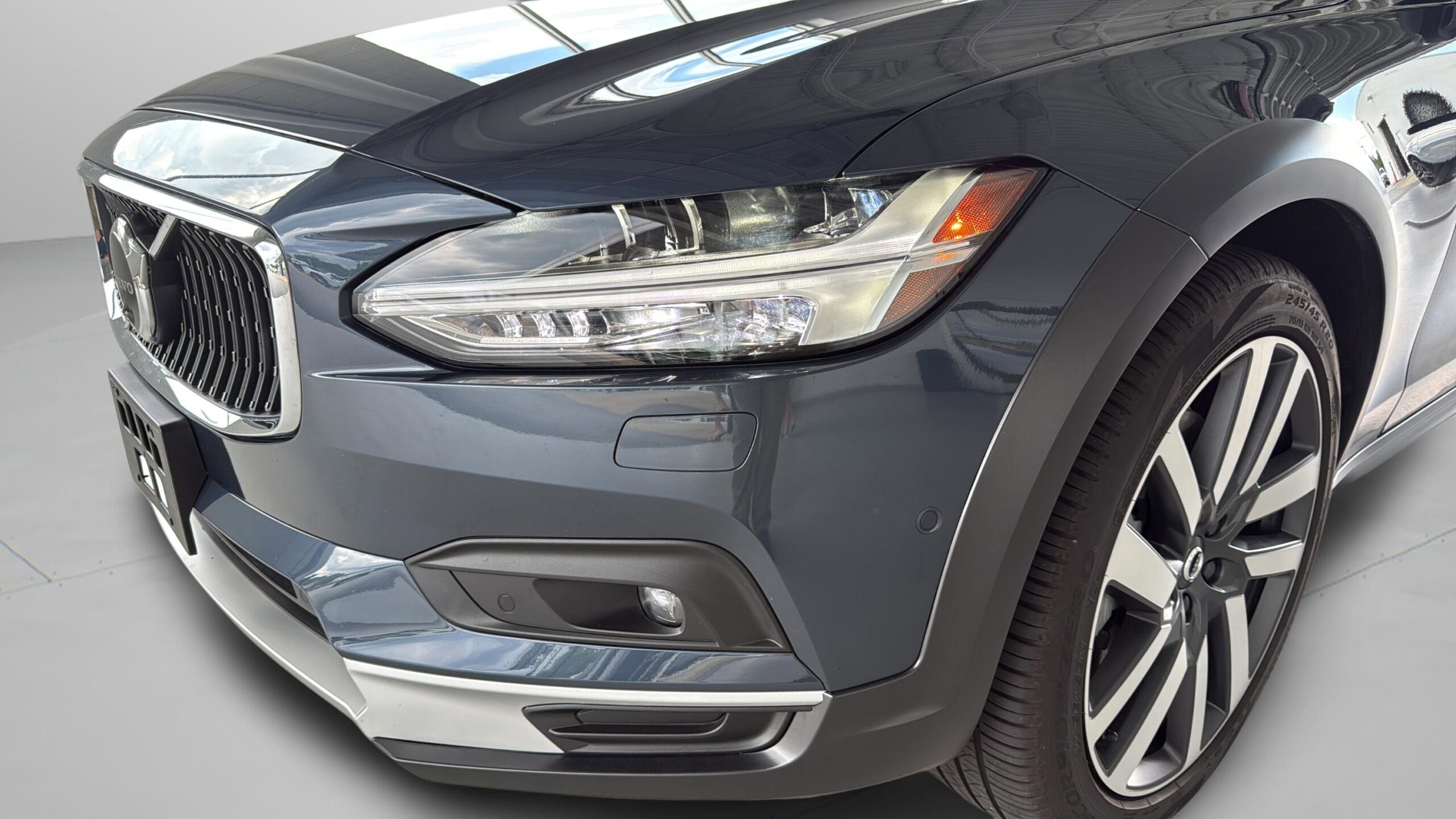 2025 Volvo V90 Cross Country Ultra