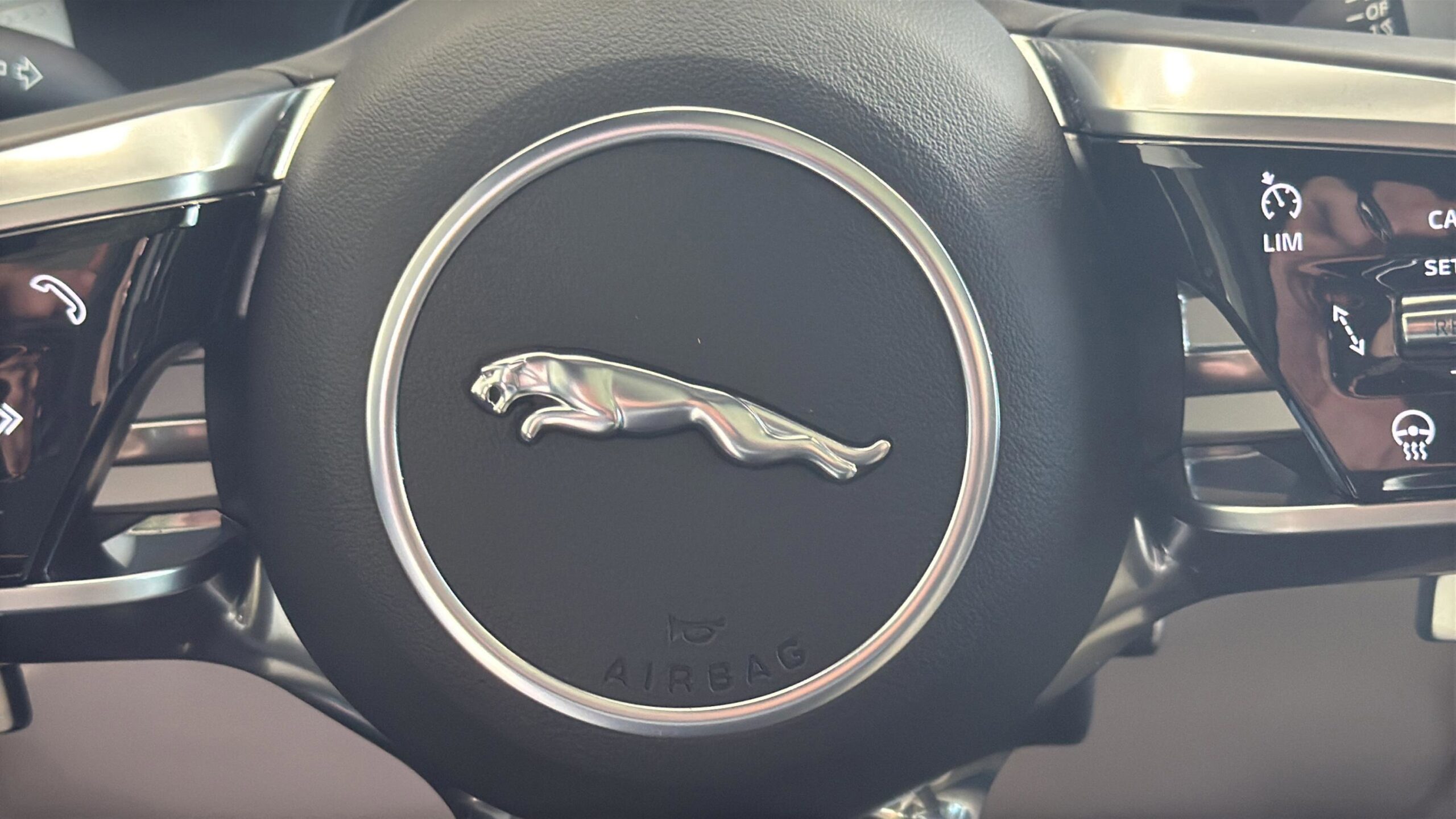 2022 Jaguar F-PACE SVR