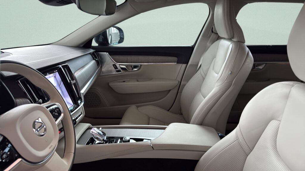 2025 Volvo V90 Cross Country Ultra