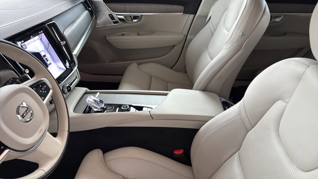2025 Volvo V90 Cross Country Ultra