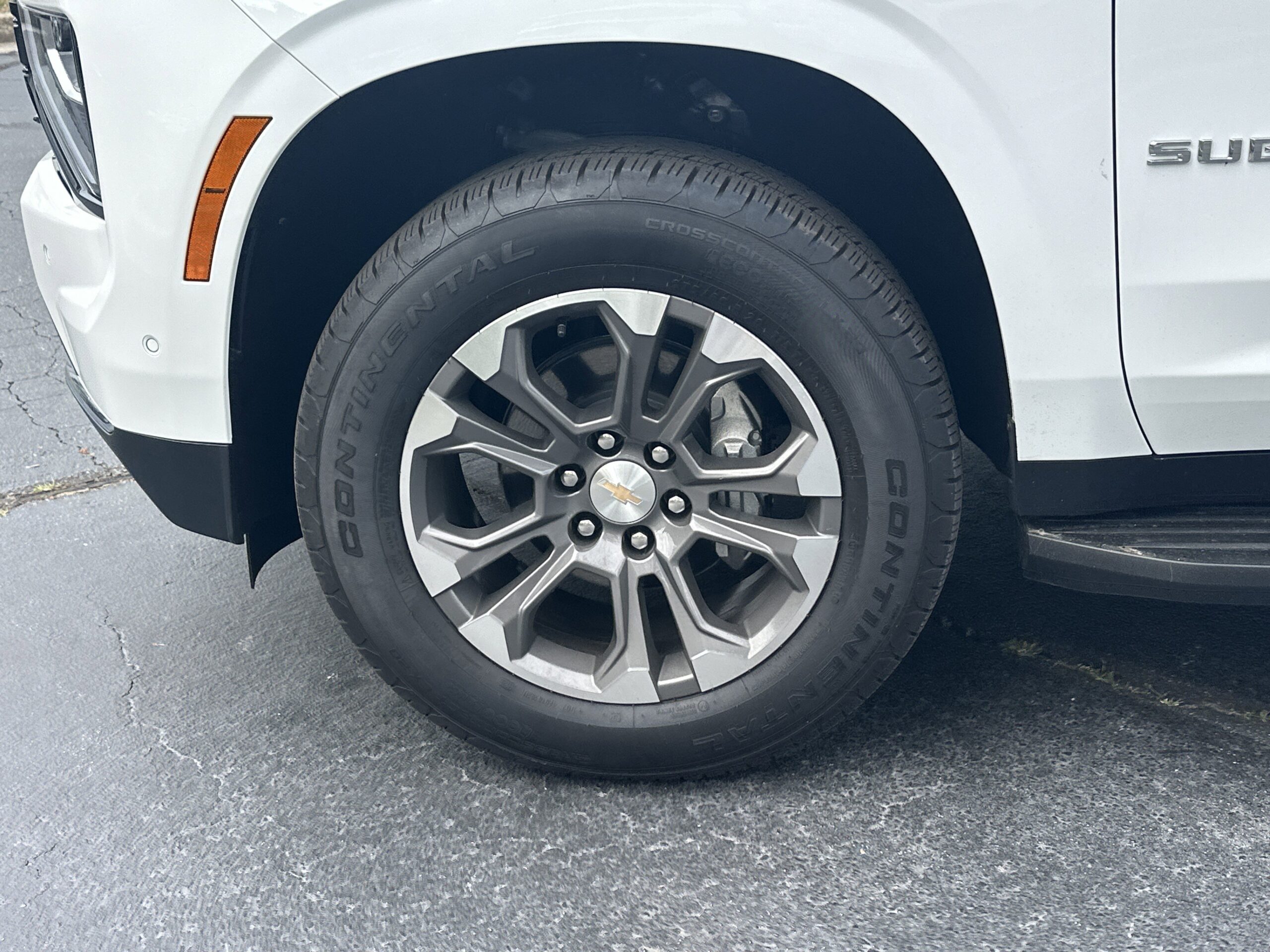 2025 Chevrolet Suburban LS