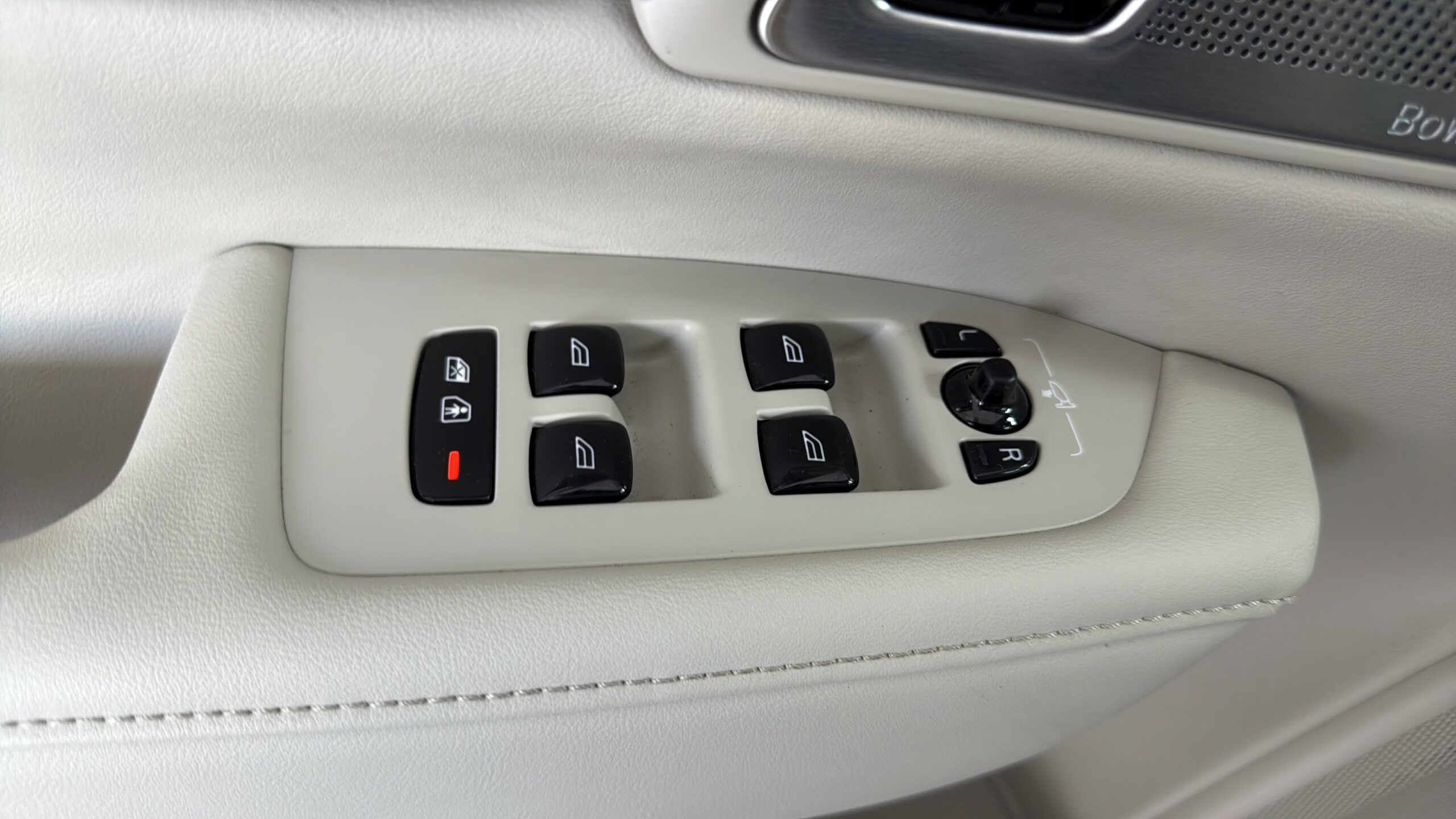 2025 Volvo V90 Cross Country Ultra