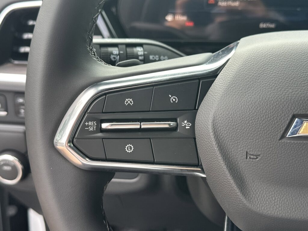 2025 Chevrolet Suburban LS