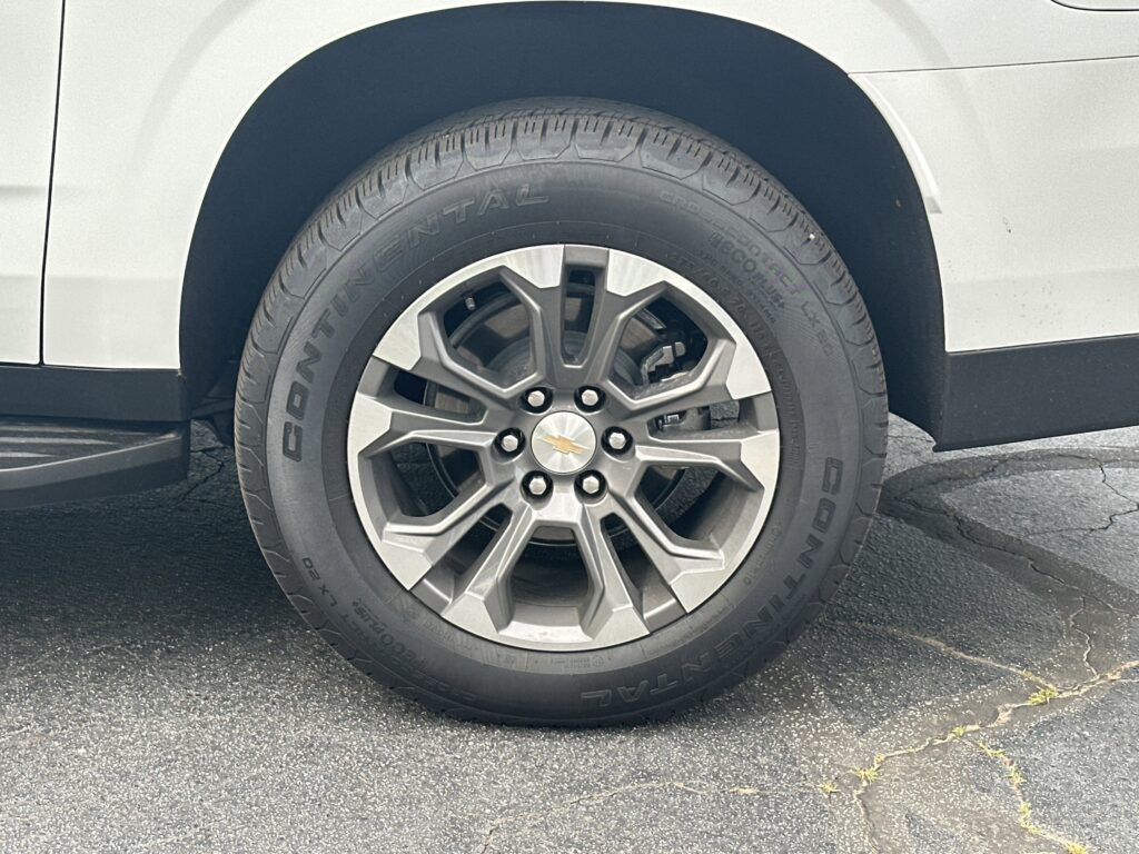 2025 Chevrolet Suburban LS