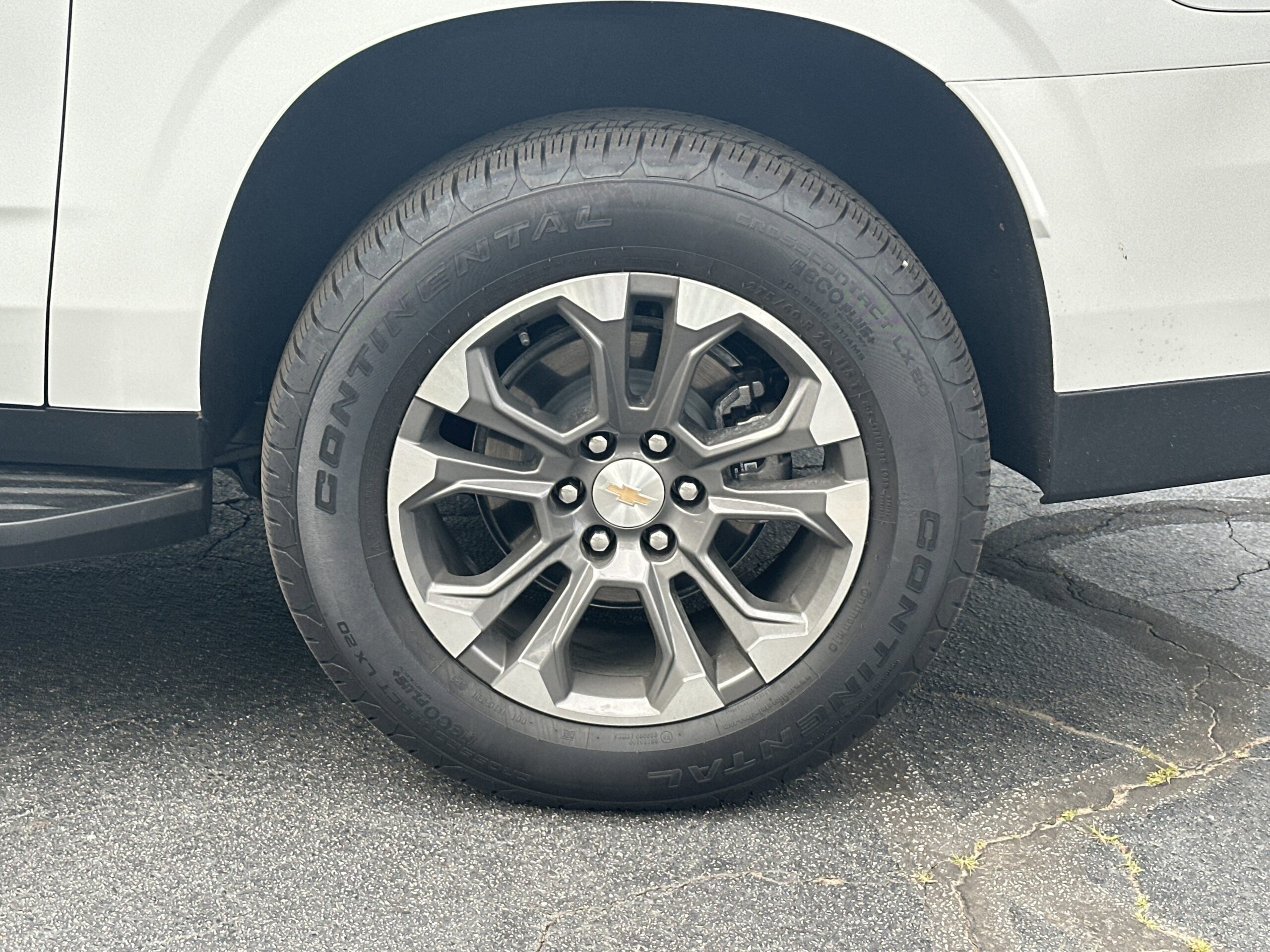 2025 Chevrolet Suburban LS