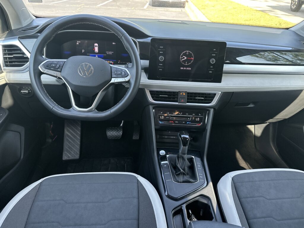 2025 Volkswagen Taos SE