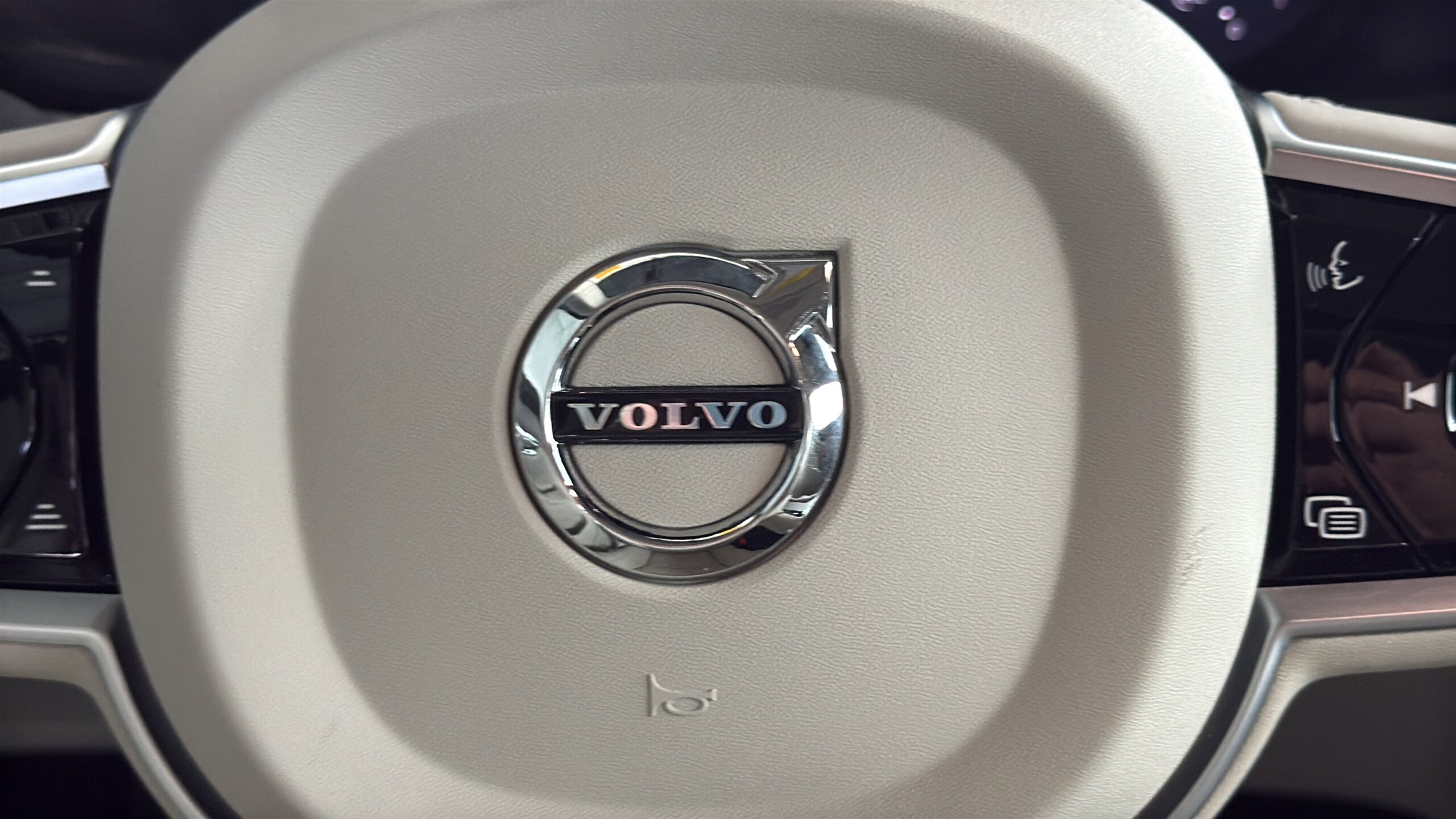2025 Volvo V90 Cross Country Ultra