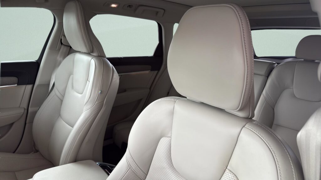 2025 Volvo V90 Cross Country Ultra
