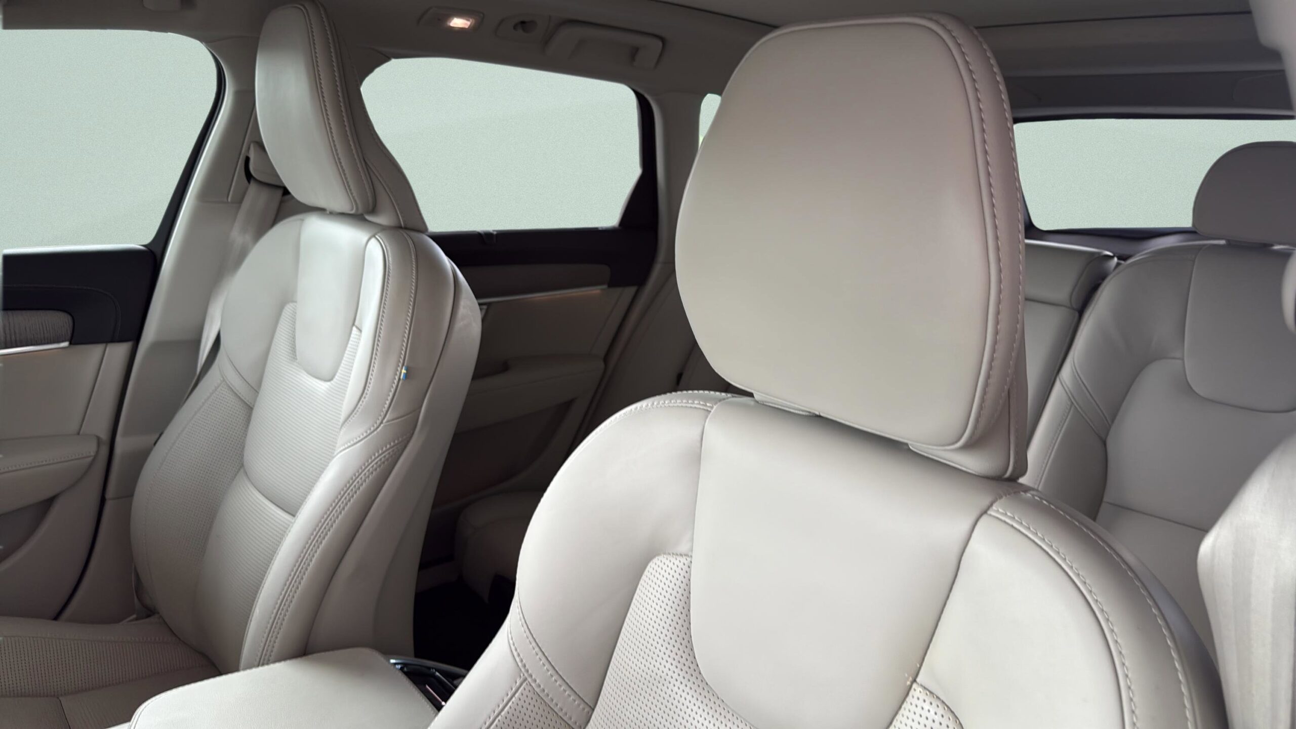2025 Volvo V90 Cross Country Ultra