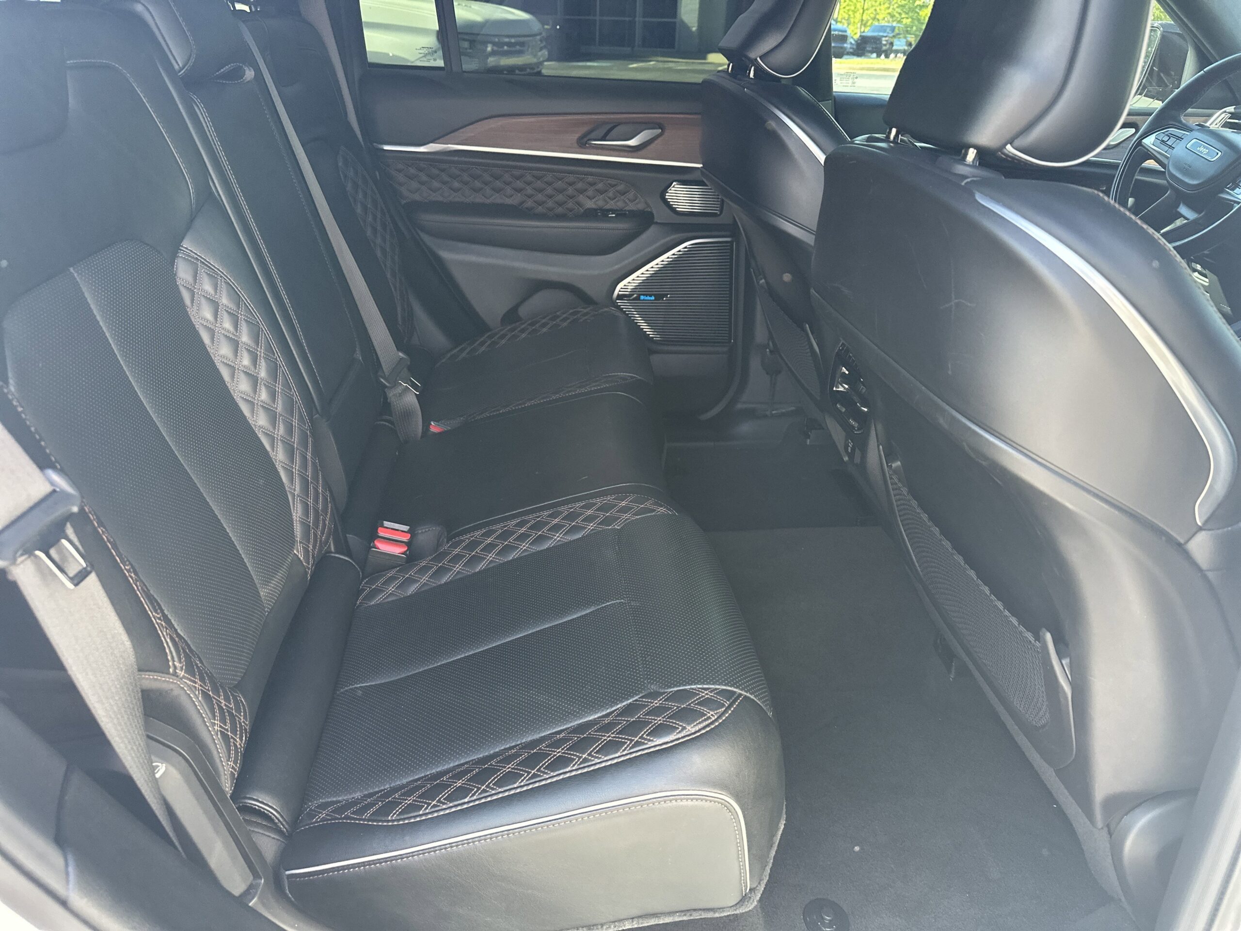 2022 Jeep Grand Cherokee Summit