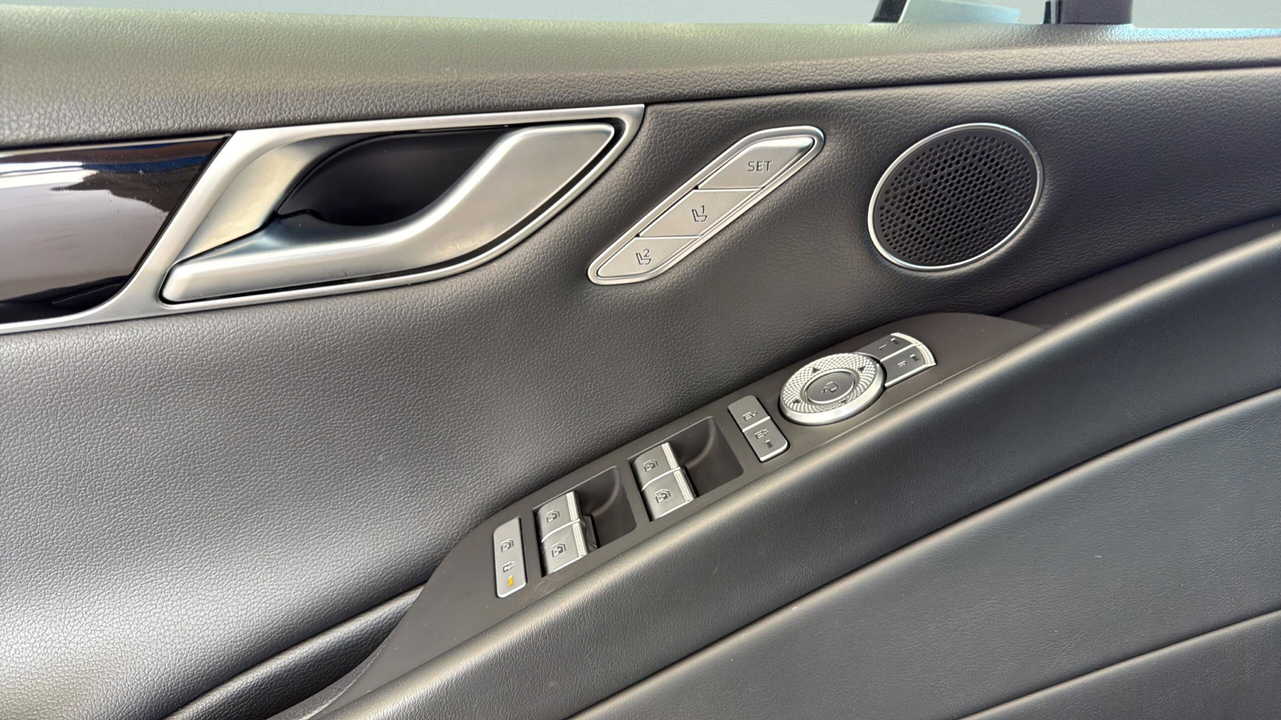 2023 Genesis G80 2.5T