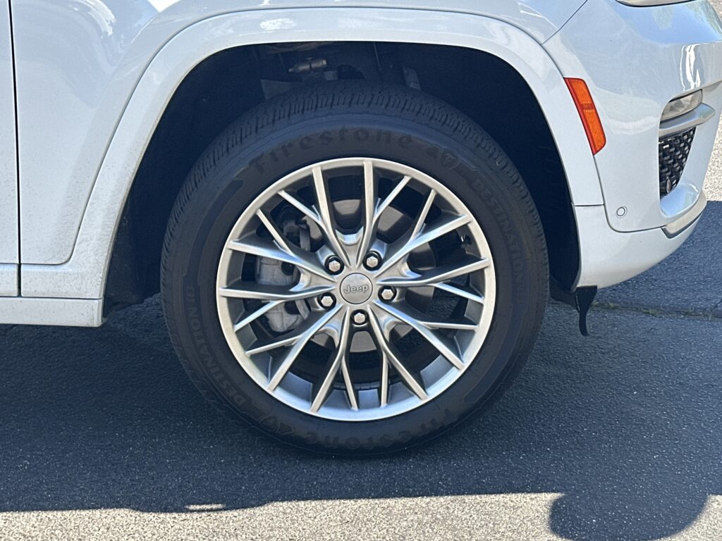 2022 Jeep Grand Cherokee Summit