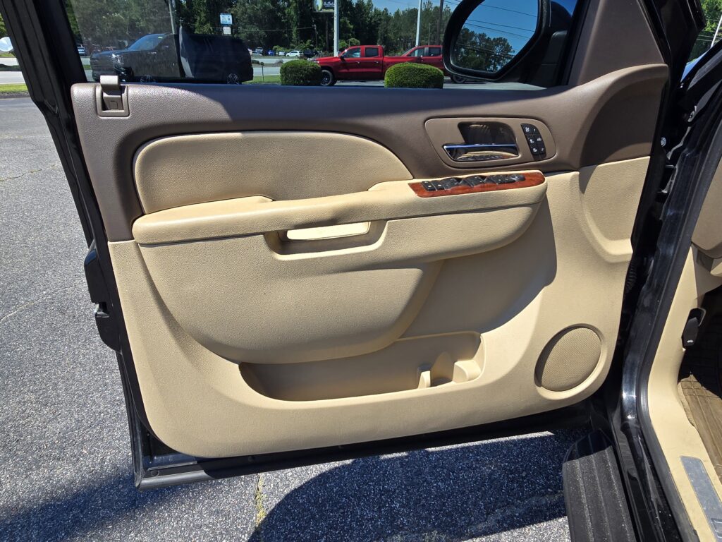 2011 Chevrolet Avalanche LTZ