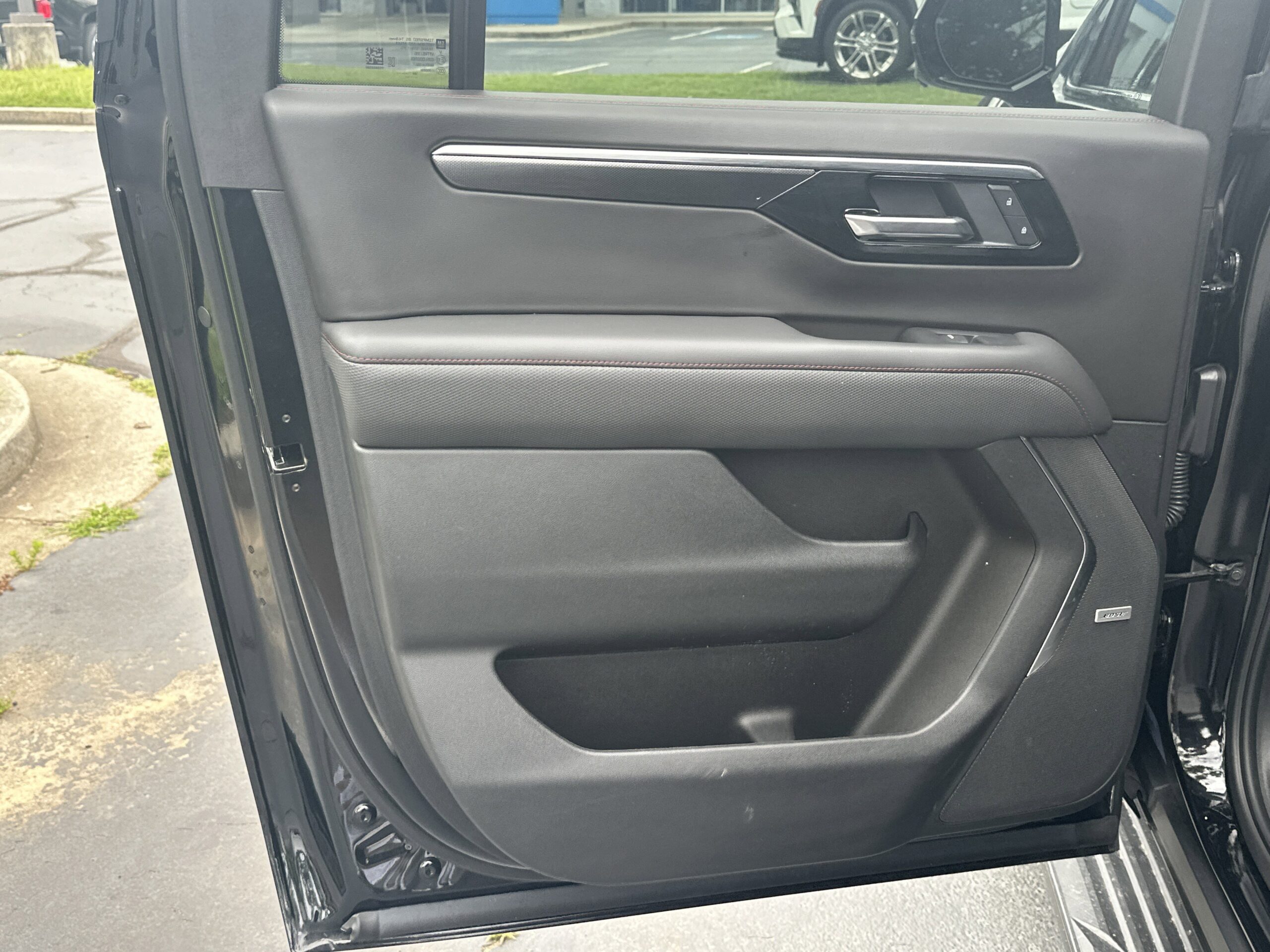 2025 Chevrolet Suburban RST