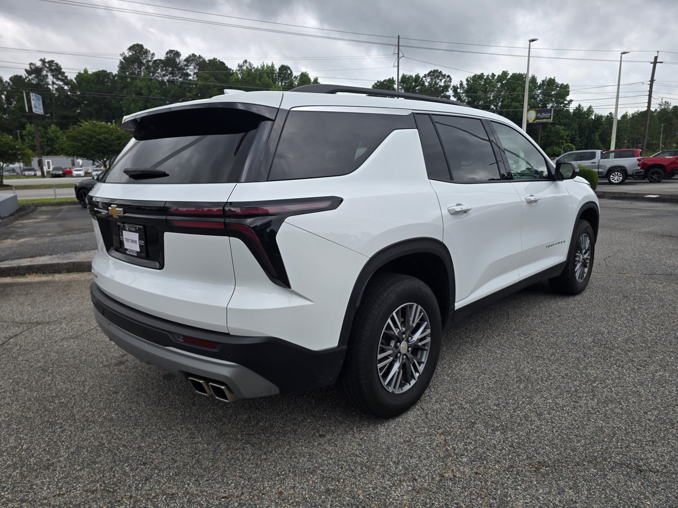 2025 Chevrolet Traverse FWD LT