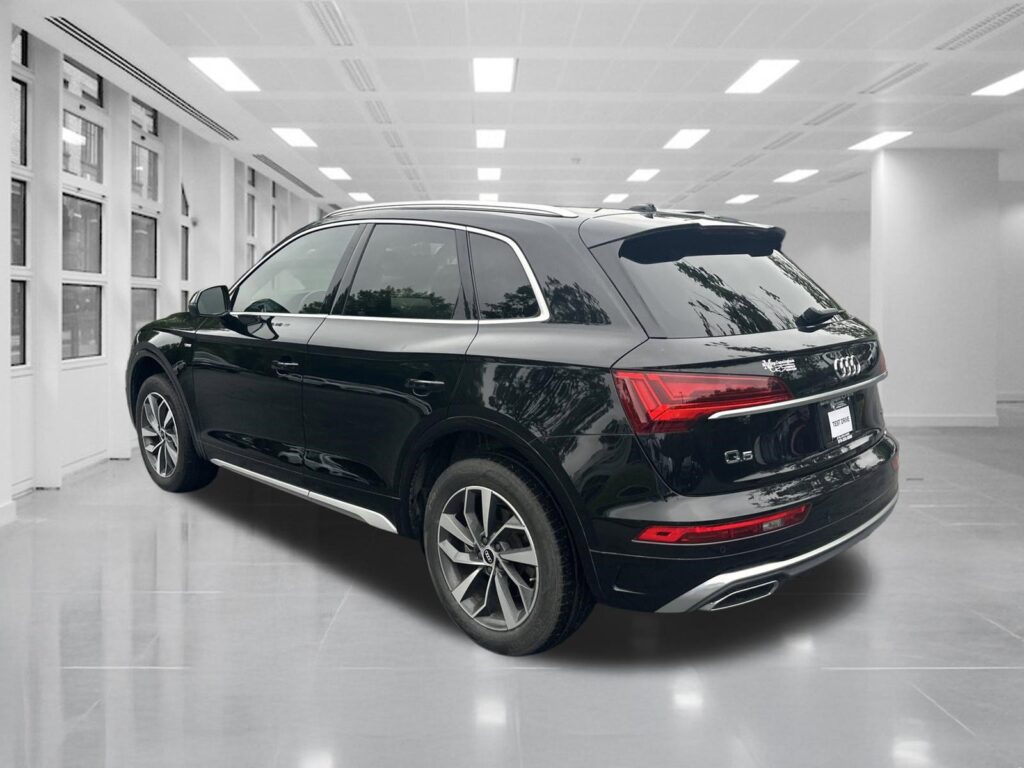 2022 Audi Q5 S line Premium Plus