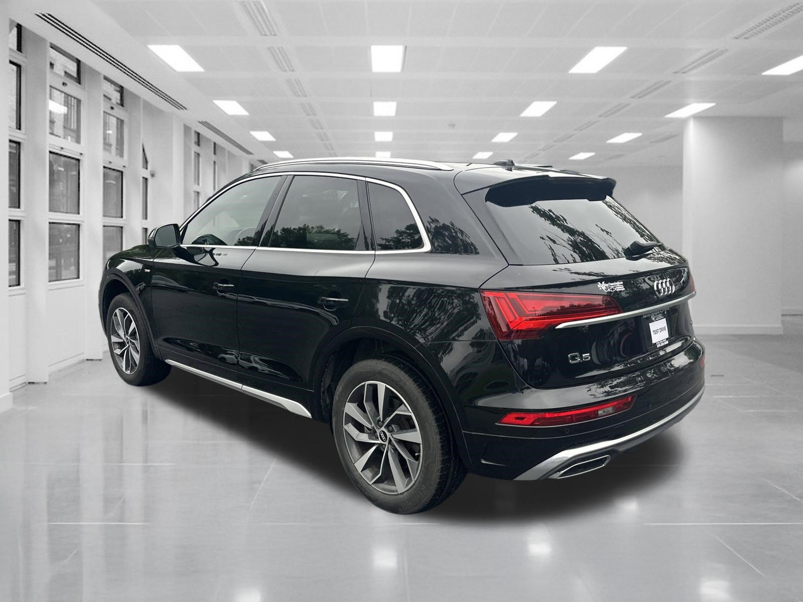 2022 Audi Q5 S line Premium Plus