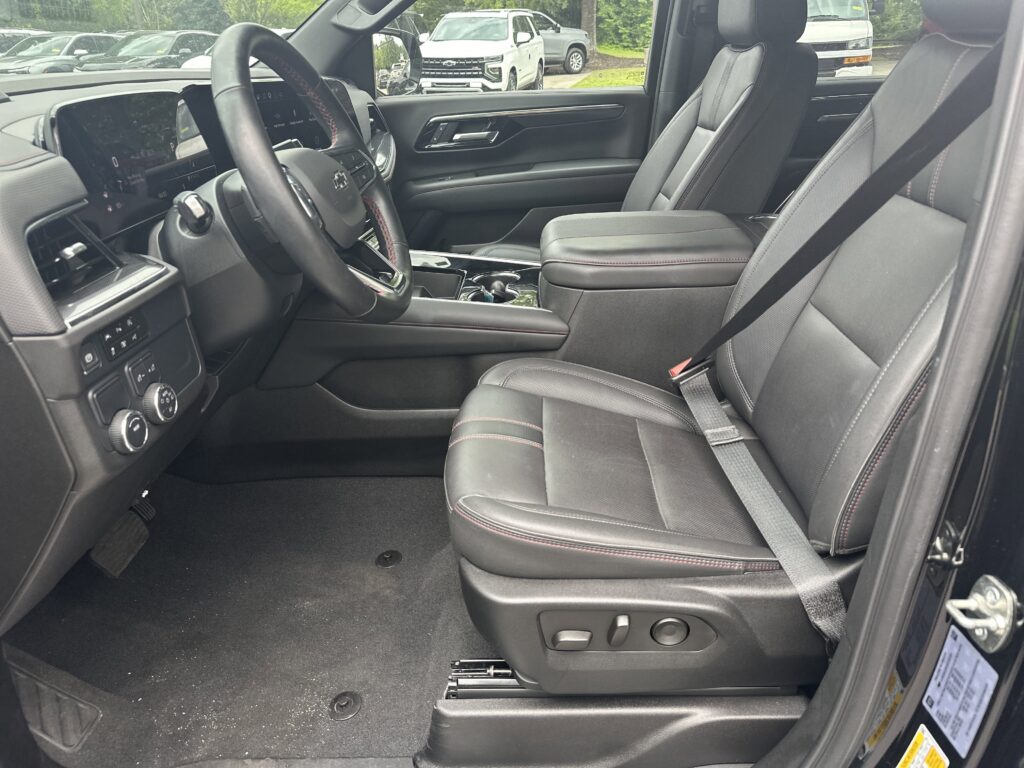 2025 Chevrolet Suburban RST