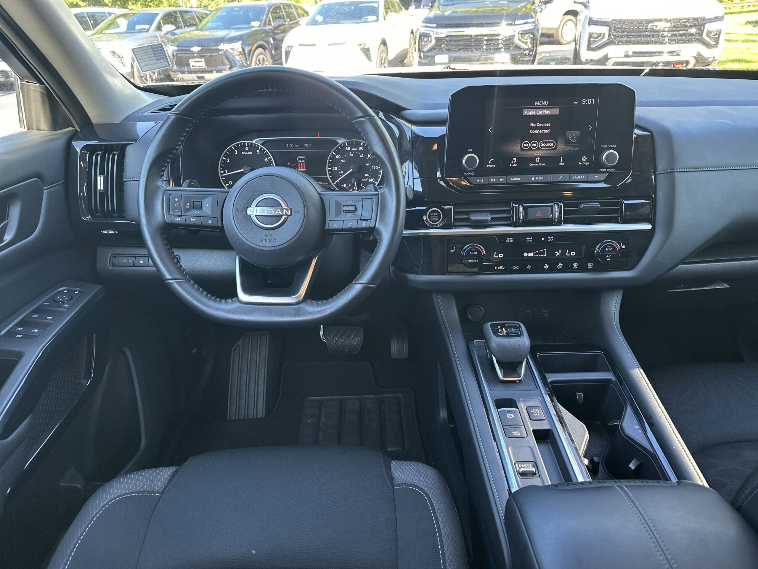 2024 Nissan Pathfinder SV
