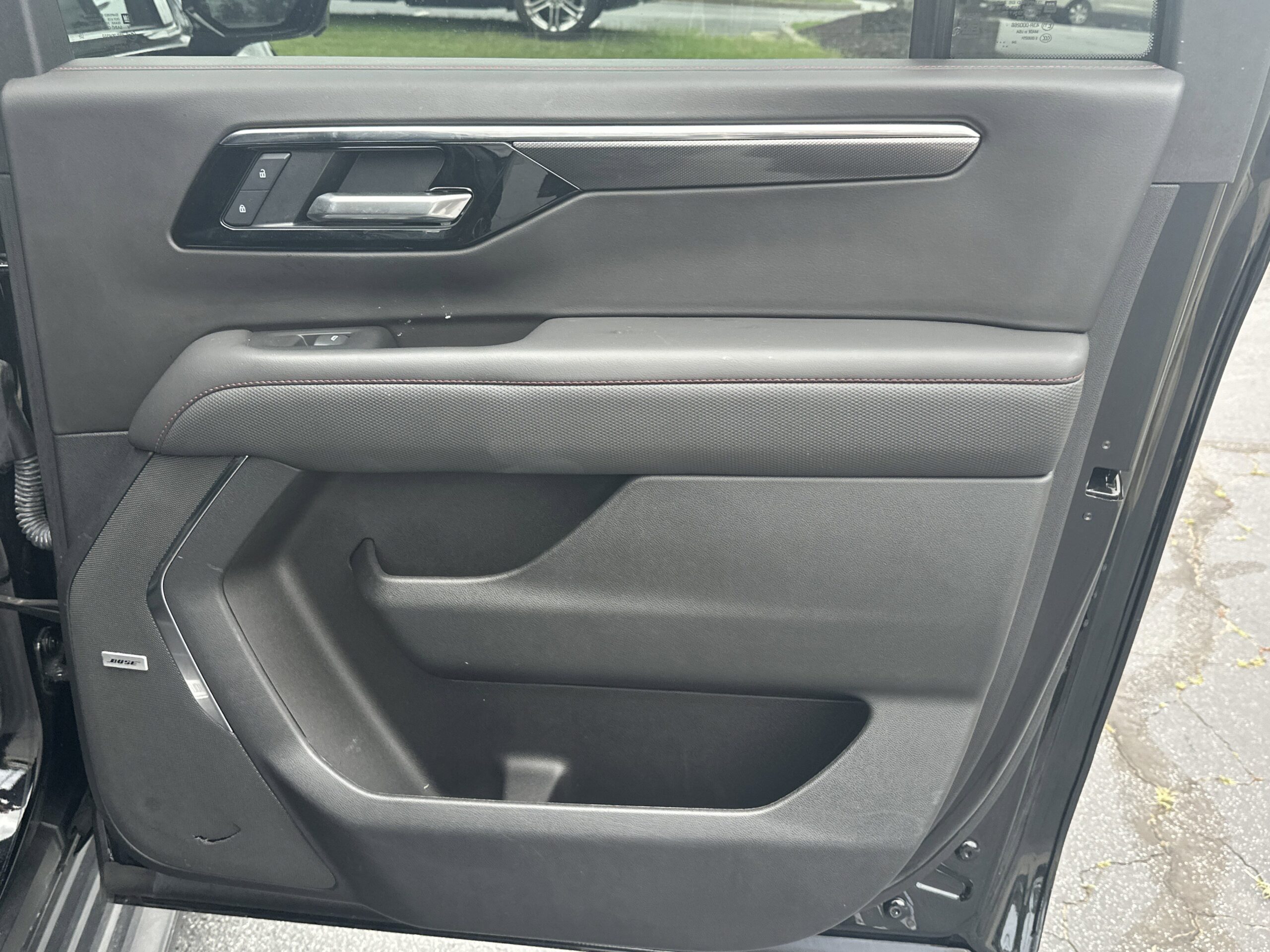 2025 Chevrolet Suburban RST