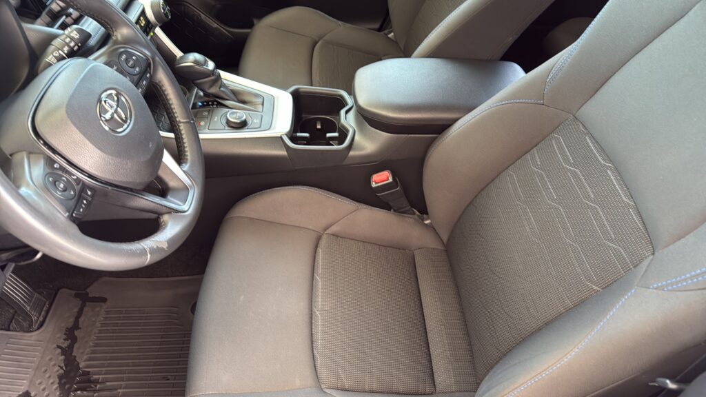 2022 Toyota RAV4 Hybrid SE