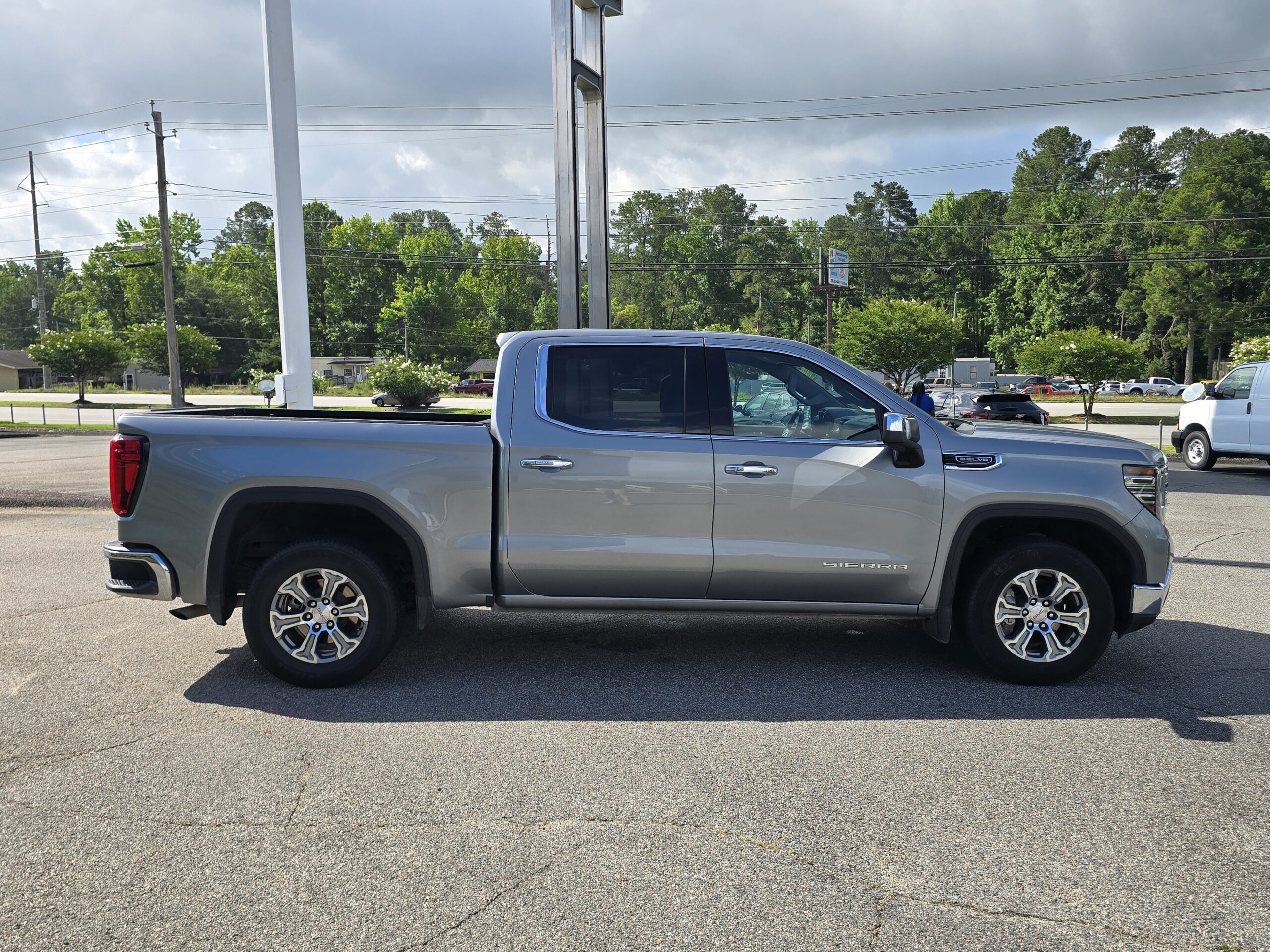 2025 GMC Sierra 1500 SLT